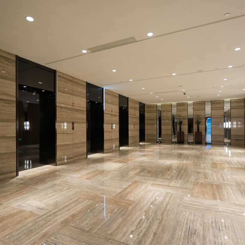 Commercial central shop